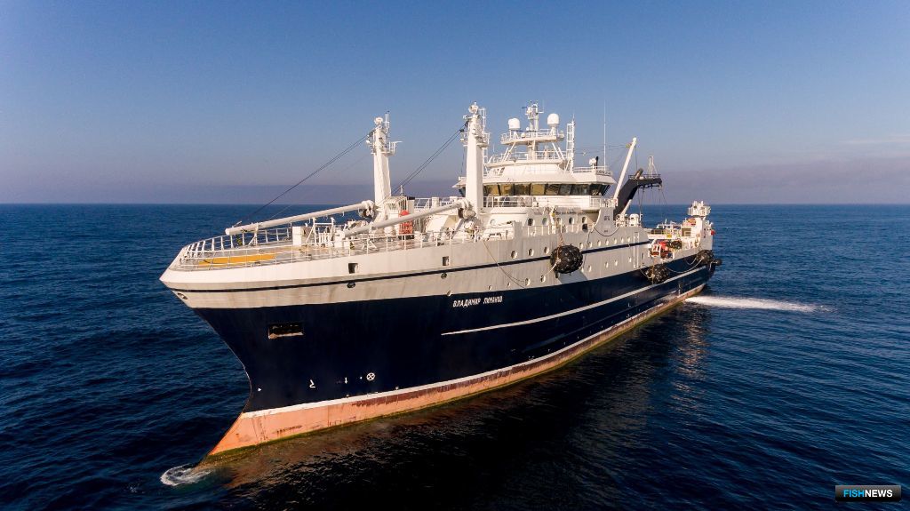 Высококачественное сурими РРПК производит прямо в море — на борту супертраулера «Владимир Лиманов». Фото пресс-службы компании