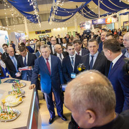На открытии выставки «Дни Дальнего Востока в Москве» побывал курирующий вице-премьер – полпред президента в ДФО Юрий ТРУТНЕВ