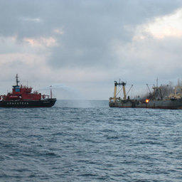 С 1995 г. спасатели оказали помощь 835 судам рыбопромыслового флота