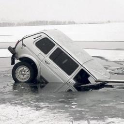 Выезды на лед часто оканчиваются плачевно. Фото пресс-службы Главного управления МЧС России по Приморскому краю