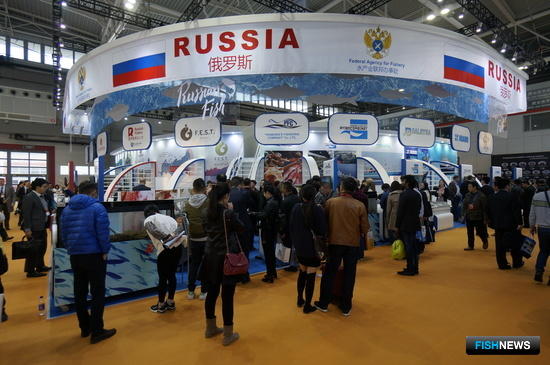 Объединенный российский стенд на выставке в Циндао в 2016 г.