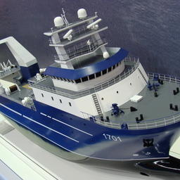 Модель рыболовецкого судна на выставке рыбной индустрии, морепродуктов и технологий в Санкт-Петербурге в 2017 г.