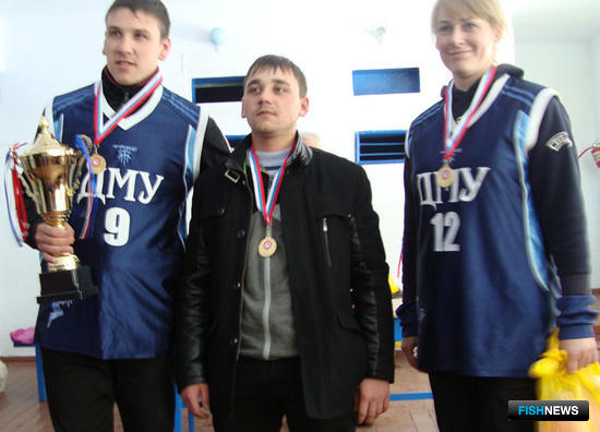 Золотая команда Дальневосточного мореходного училища (ДМУ) – победитель в командном зачете