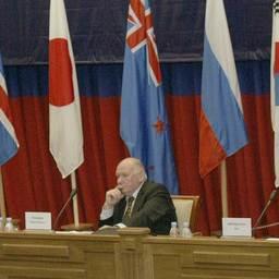 Юрий КОКОРЕВ в президиуме Первого международного съезда рыбаков