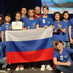 Команда Центра развития робототехники (Владивосток) на награждении. Фото Центра развития робототехники
