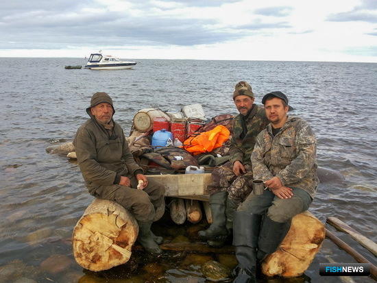 В Белом море спасли троих рыбаков с необитаемого острова. Фото пресс-центра Главного управления МЧС России по Архангельской области