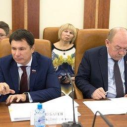 Сенаторы Игорь ЗУБАРЕВ и Геннадий ОРДЕНОВ. Фото пресс-службы СФ