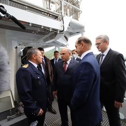 Премьер-министр Михаил МИШУСТИН поднялся на борт нового судна «Командор». Фото пресс-службы правительства Камчатки