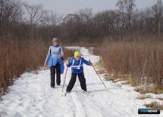 Семилетний Герман ГУСАРОВ прошел с мамой (преподавателем Дальрыбвтуза) всю лыжню 
