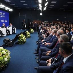 Панельная дискуссия «Бизнес-диалог Россия – Япония». Фото пресс-службы президента РФ