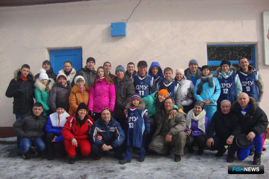 Участники «Рыбацкой лыжни-2015» – фотография на память