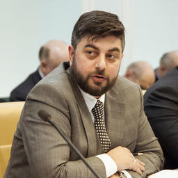 Замдиректора департамента привлечения частных инвестиций Минвостокразвития Демис ЭМИНОВ