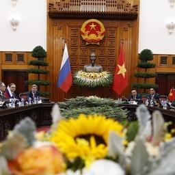 Председатель Правительства РФ Дмитрий МЕДВЕДЕВ провел переговоры с премьер-министром Вьетнама Нгуен Суан ФУКОМ. Фото пресс-службы российского кабмина