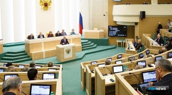 Сенаторы одобрили поправки по пересечению границы для рыбацких судов. Фото пресс-службы Совета Федерации.