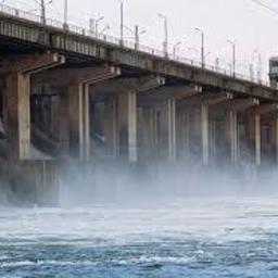 Сброс воды с ГЭС в Астраханской области. Фото пресс-службы правительства региона