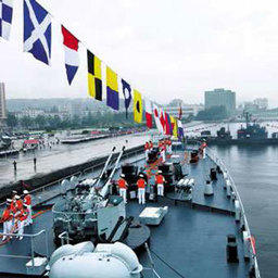 Корабли китайских ВМС с визитом дружбы в северокорейском порту Вонсан (4 августа 2011 г.) Фото с сайта http://english.chosun.com