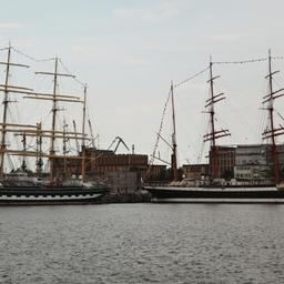 Четырехмачтовые барки Росрыболовства «Седов» и «Крузенштерн» снова встретились в Гдыне. Фото Александра Кучерука.