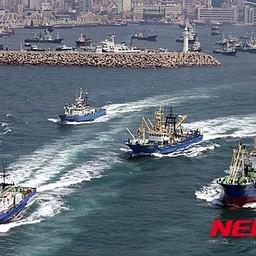 Южнокорейские суда выходят на промысел. Фото новостного портала Newsis