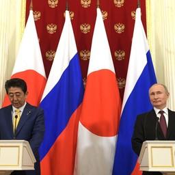 Премьер-министр Японии Синдзо АБЭ и президент России Владимир ПУТИН. Фото пресс-службы главы государства