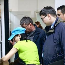     В Улан-Удэ межведомственная рабочая группа обнаружила в двух торговых точках в общей сложности 25 кг байкальского омуля холодного копчения. Фото пресс-службы министерства сельского хозяйства и продовольствия республики    