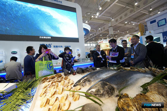В КНР выращивают почти все водные биоресурсы - от лососей до моллюсков