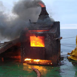Утилизация мешков (5 сентября 2012 г.). Фото Тихоокеанского морского управления Росприроднадзора