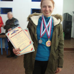 Анна ВАЖОВА, серебряный призер «Рыбацкой лыжи-2017» в личном зачете, награждена медалью за волю к победе