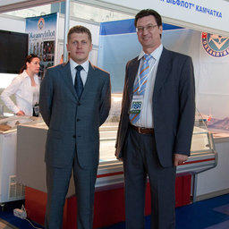 Генеральный директор ОАО "Океанрыбфлот" Евгений НОВОСЕЛОВ (слева)