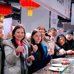 На фестивале-ярмарке «Сделано в России» китайских потребителей знакомят в том числе с рыбопродукцией из РФ. Фото пресс-службы Росрыболовства