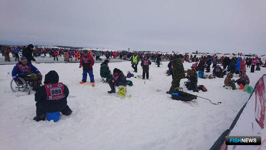 В этом году впервые на «Сахалинский лед» вышло 20 команд рыболовов-любителей с ограниченными возможностями.