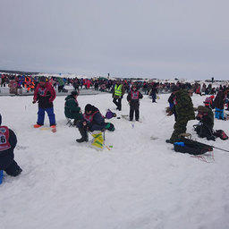 В этом году впервые на «Сахалинский лед» вышло 20 команд рыболовов-любителей с ограниченными возможностями.
