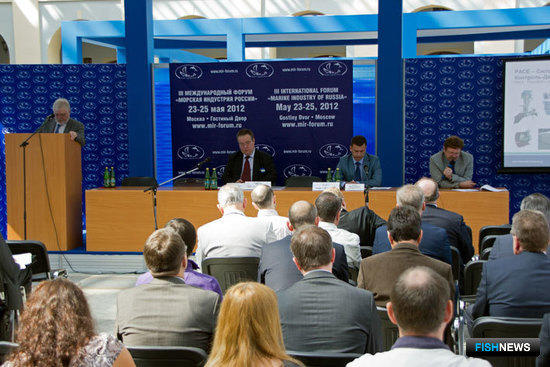 Круглый стол по вопросам судостроения на Международном форуме «Морская индустрия». Москва, май 2012