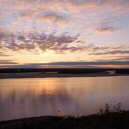 Закат на Северной Двине. Фото Людмила Миг («Википедия»), CC BY-SA 3.0