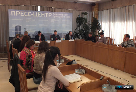 10 ноября директор регионального департамента рыбного хозяйства и водных биологических ресурсов Приморского края Александр Передня провел пресс-конференцию