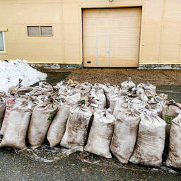 Злоумышленники успели добыть более трех тонн цист артемии. Фото пресс-службы Нижнеобского теруправления Росрыболовства