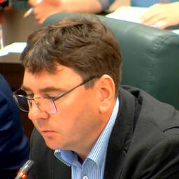 С докладом по проекту изменений закона о рыболовстве выступил депутат Максим КОЗЛОВ