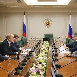 Вопросы господдержки судоремонтной отрасли рассмотрели на круглом столе в Совете Федерации. Фото пресс-службы СФ