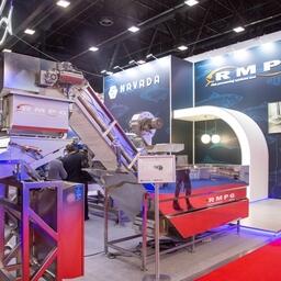 На выставке Seafood Expo Russia компания RMPG представила филетировочное, весовое и другое оборудование для рыбопереработки