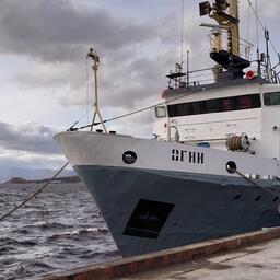 Рыбацкое судно на Камчатке