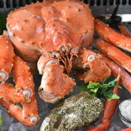 Приморские рыбаки не останавливают промысел краба