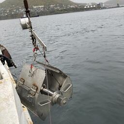 Дночерпательная бентосная съемка. Фото пресс-службы КамчатНИРО