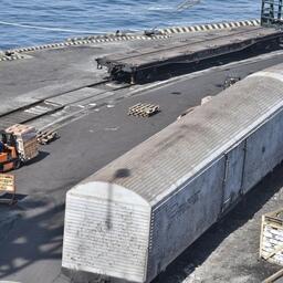 Погрузка рыбы в рефвагоны в порту Владивостока