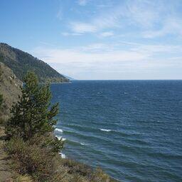 Озеро Байкал. Автор фото Aleksandr Zykov («Википедия»), файл доступен по лицензии Creative Commons Attribution-Share Alike 2.0 Generic