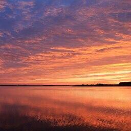 Рассвет на Северной Сосьве. Фото Malupasic («Википедия»). Файл доступен по лицензии Creative Commons Attribution-Share Alike 4.0 International