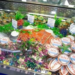 В изобилии были лосось и икра