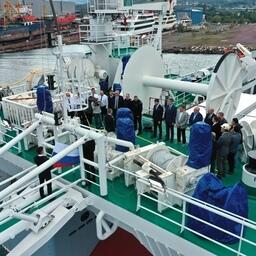 Церемония поднятия флага. Фото Валентины Боковиковой