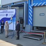 Символическим ударом в рынду новый холодильник открыл генеральный директор ОАО «Владморрыбпорт» Александр ШЕВЧЕНКО