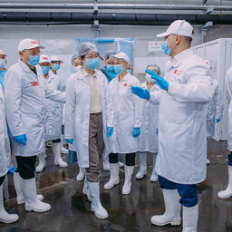 На заводе «Русский минтай» побывала делегация Российско-Китайского делового совета. Фото пресс-службы РРПК