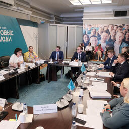 Инициативу по подготовке экологического кодекса обсудили на встрече главы Минприроды Александра Козлова с фракцией партии «Новые люди». Фото пресс-службы министерства