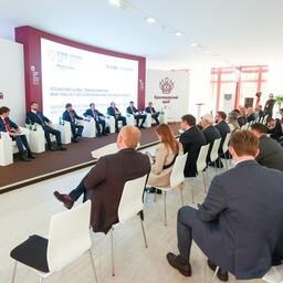 Ситуацию со строительством рыбацких судов обсудили на сессии ПМЭФ. Фото Станислава Красильникова / ТАСС